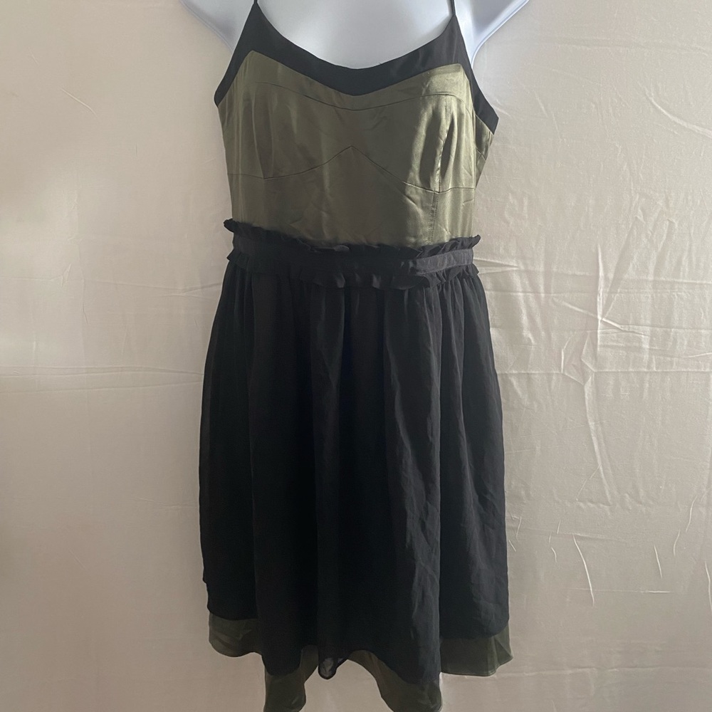 NWT BCBGeneration Green Full Chiffon Overlay Skirt Bustier Charmeuse, Size 8